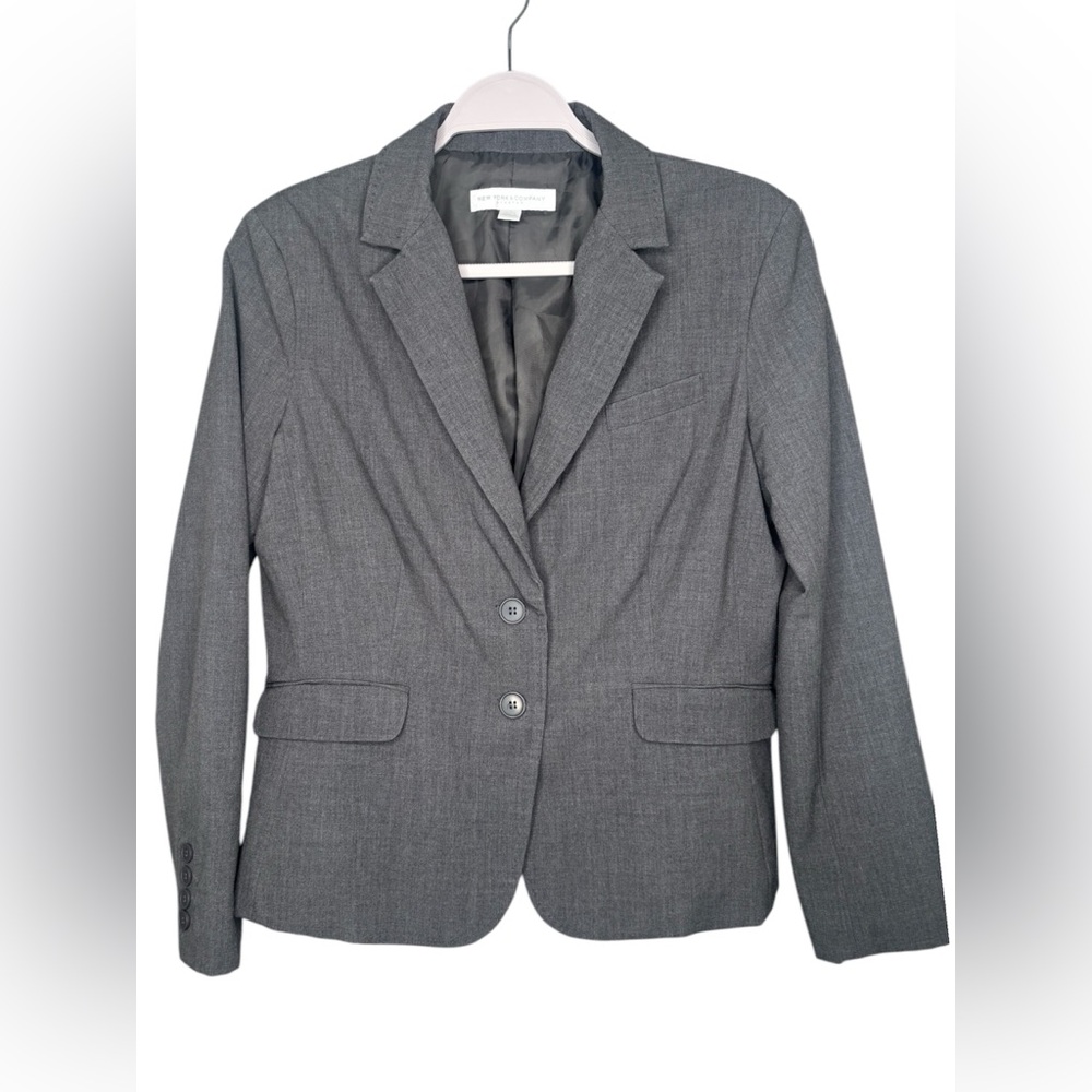 EUC / New York & Company Gray Blazer / Size 14 Pettite